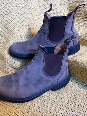 Blundstone Kids AUS 3 Chelsea Boot in Rustic Brown